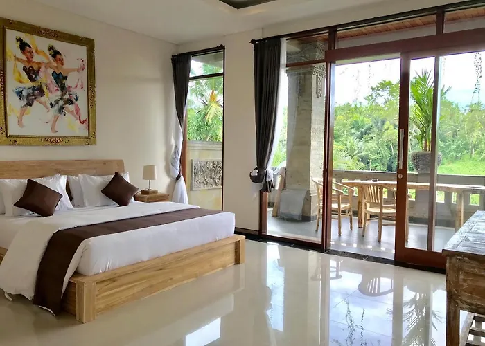 Paras Guest house 4*